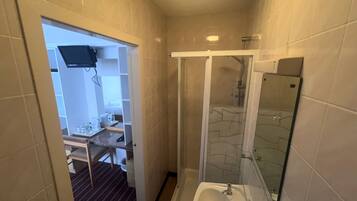 Double Room | Bathroom