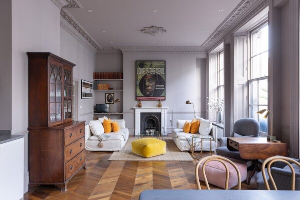 TV - The Cleveland Arms I (London)