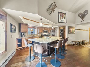 Fridge, microwave, oven, stovetop - Pet Friendly Remodeled Spacious Family Friendly Condo. BE410 (Copper Mountain)