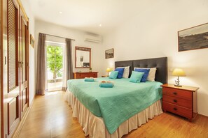 4 bedrooms, iron/ironing board, free WiFi - Villa with heatable pool and BBQ in Albufeira (Albufeira)