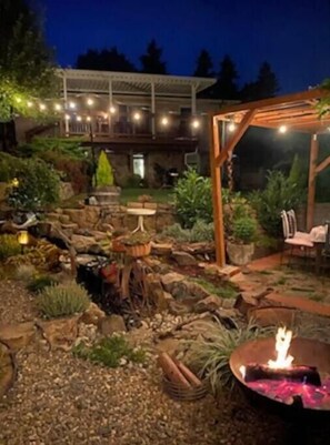 Property grounds - Garden Oasis in the City (Vancouver)