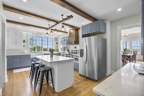 Fridge, microwave, oven, stovetop - Historic Charm at Richmond Hill

 (Cedar Rapids)