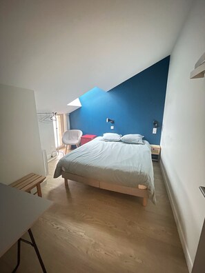 3 chambres, fer et planche à repasser, lit parapluie, Wi-Fi gratuit