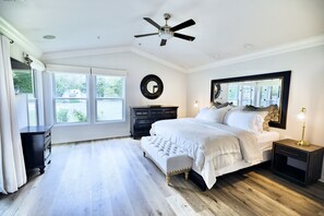 4 Schlafzimmer, Bügeleisen/Bügelbrett, WLAN, Bettwäsche