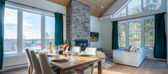⭐ The Green Chill at Cité-Jardin 🟢 Private hot tub, Pool, Near Quebec City ⭐