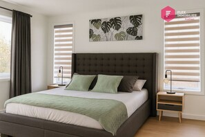 3 camere, una scrivania, ferro/asse da stiro, culla da viaggio