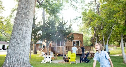 Romantic Tiny Retreat by the River – Open Sol Near Boulder & the Rockies