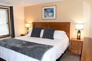 2 bedrooms, free WiFi, bed sheets - ❤️ Silver Street Condos Unit 3 - Ride to Alpine Loop from Your Front Door 🏔️🤩 (Lake City)