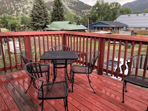 Outdoor dining - ❤️ Silver Street Condos Unit 3 - Ride to Alpine Loop from Your Front Door 🏔️🤩 (Lake City)