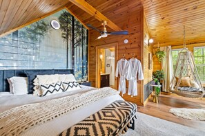 1 bedroom, iron/ironing board, WiFi, bed sheets - Honeymoon | Luxury |  View | Indoor Pool & Hot Tub (Gatlinburg)