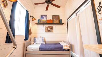 1 chambre, fer et planche Ă repasser, Wi-Fi gratuit, draps fournis