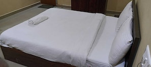 1 غرفة نوم ومكتب ومكواة/لوح كي
