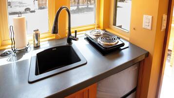 Réfrigérateur, four, plaque de cuisson