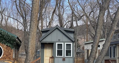 Experience Tiny Living at Blue Spruce – Peaceful Retreat Near RMNP & Lyons
