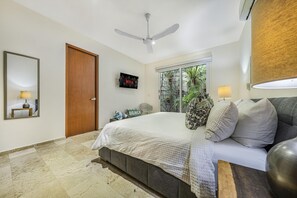1 bedroom, free WiFi, bed sheets - 1 BR Condo w/Pool. Heart of Downtown (Isla Mujeres)