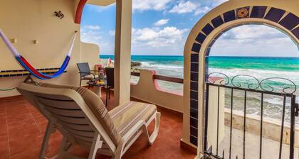 Stunning Oceanfront Studio w/Plunge Pool