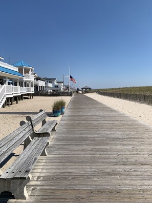 Terrace/patio - Summer Special June 20-27, July 6-11, July 25-Aug 1. Sleeps 12 and pet friendly  (Lavallette)
