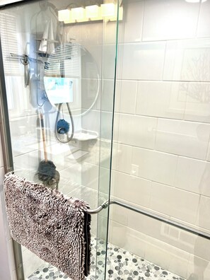 Hair dryer, towels, soap, shampoo - Summer Special June 20-27, July 6-11, July 25-Aug 1. Sleeps 12 and pet friendly  (Lavallette)