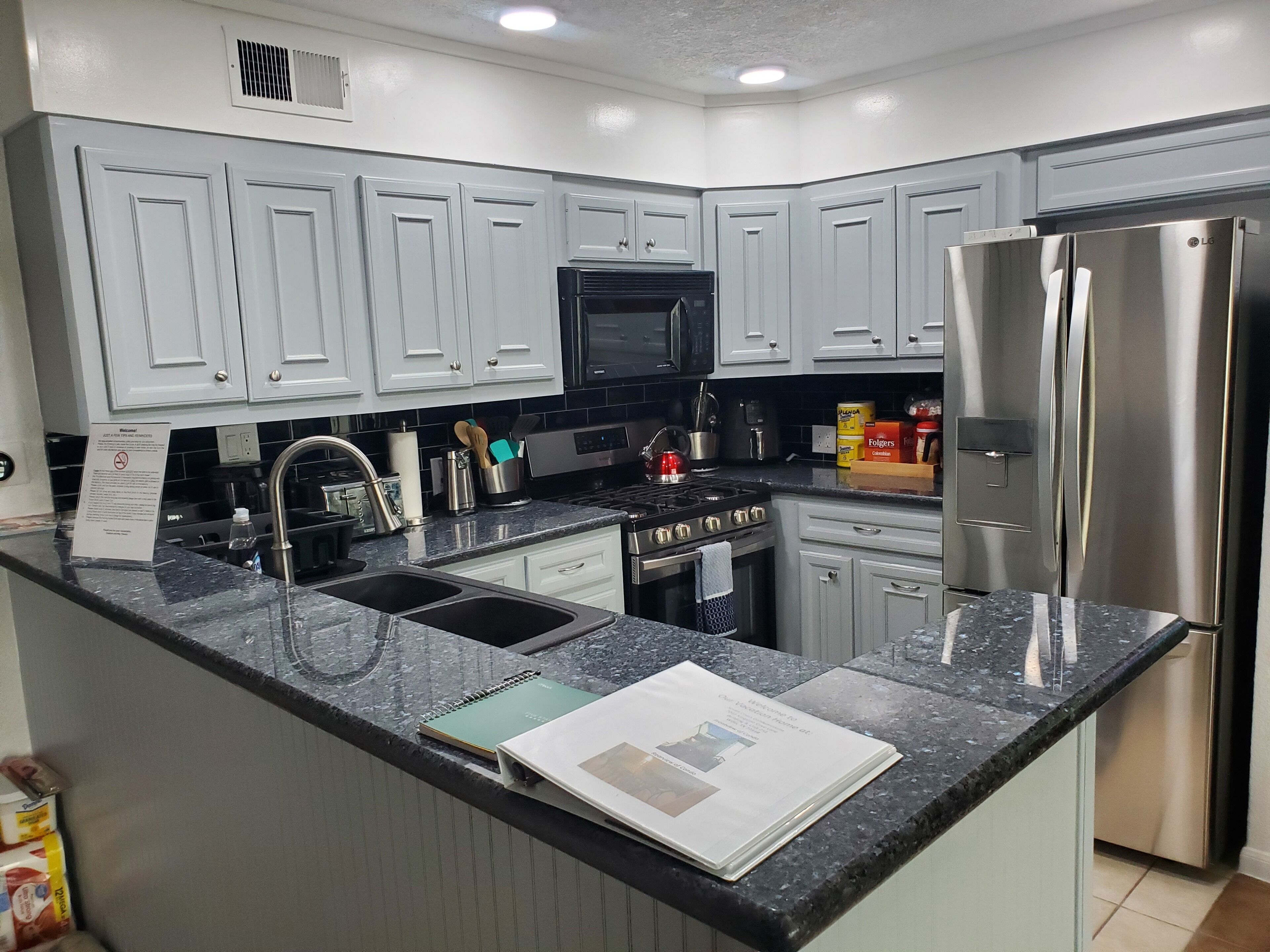 雪櫃、微波爐、焗爐、爐具