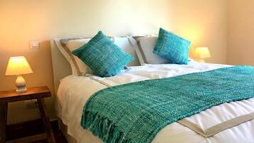 5 slaapkamers, een strijkplank/strijkijzer, gratis wifi, beddengoed