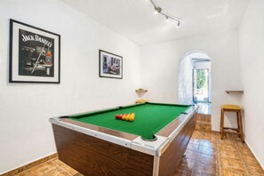 Game room - Villa 'Robis Moraira' with Sea View, Wi-Fi and Air Conditioning (Benissa)