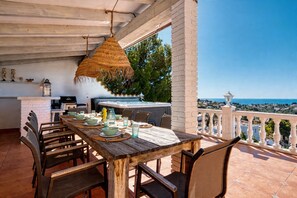 Outdoor dining - Villa 'Robis Moraira' with Sea View, Wi-Fi and Air Conditioning (Benissa)