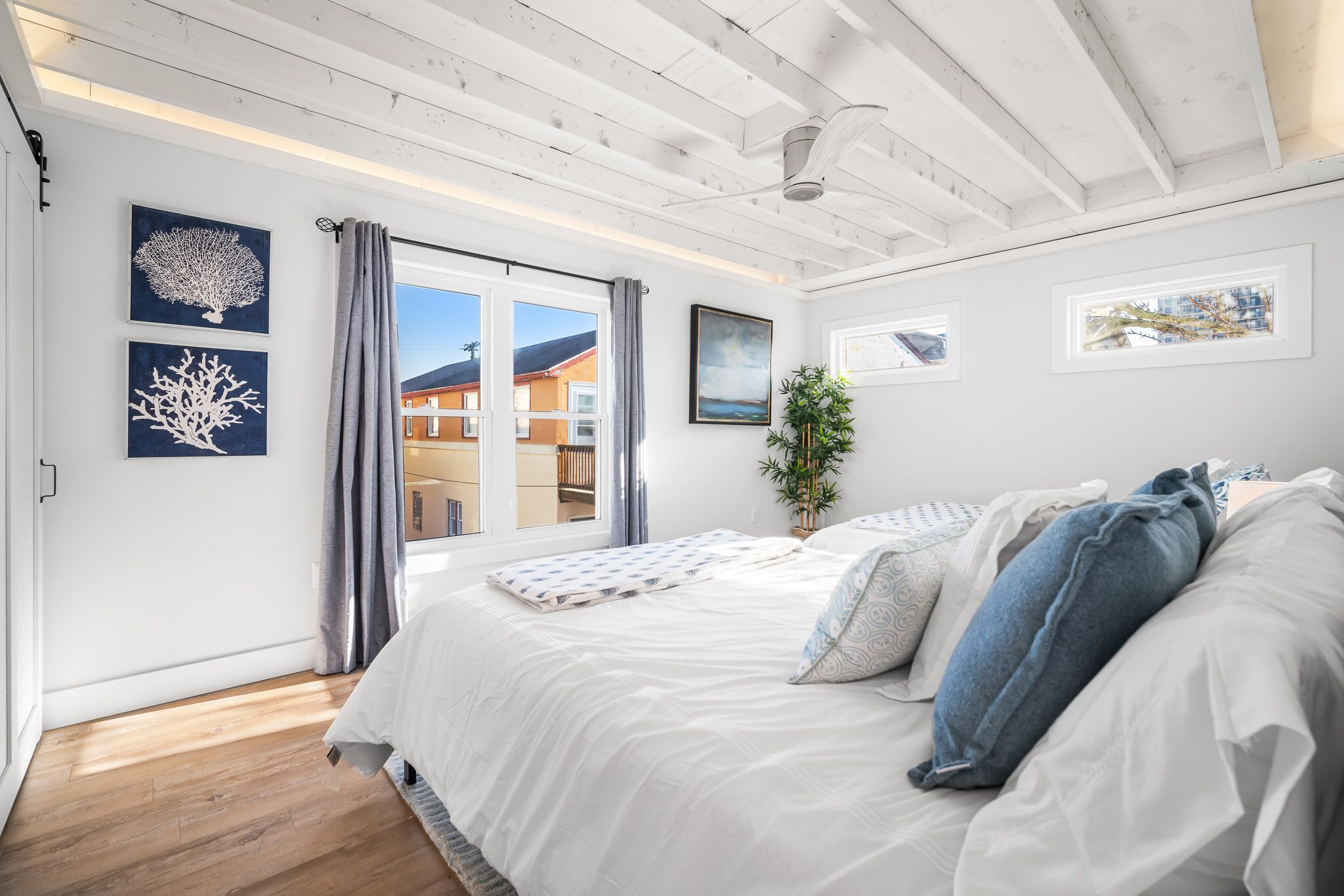 2 chambres, fer et planche à repasser, Wi-Fi, draps fournis