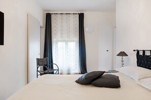 1 bedroom, free WiFi, bed sheets - Apartment 'Casa Gallinotto' with Private Garden, Wi-Fi and Air Conditioning (Alba)