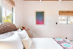 1 habitación, tabla de planchar con plancha, cuna de viaje y wifi 