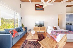 1 habitación, tabla de planchar con plancha, cuna de viaje y wifi 