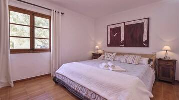 3 chambres, fer et planche à repasser, accès au Wi-Fi (inclus)