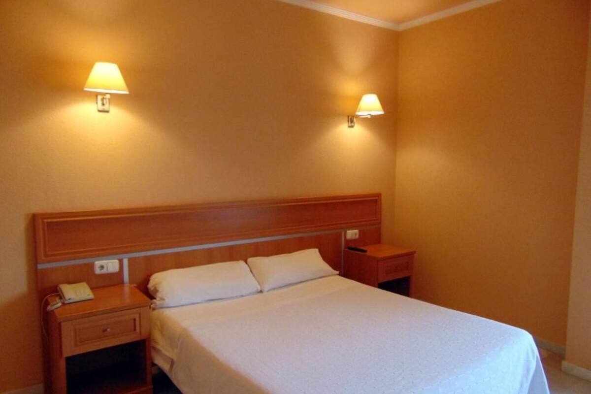 In-room safe, desk, laptop workspace, blackout curtains