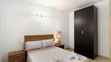 2 habitaciones, tabla de planchar con plancha y wifi gratis