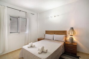 2 habitaciones, tabla de planchar con plancha y wifi gratis 