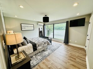 3 makuuhuonetta, silitysrauta/-lauta, ilmainen Wi-Fi, vuodevaatteet