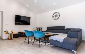 Smart TV - Lovely home in Kraljevica with kitchen (Kraljevica)