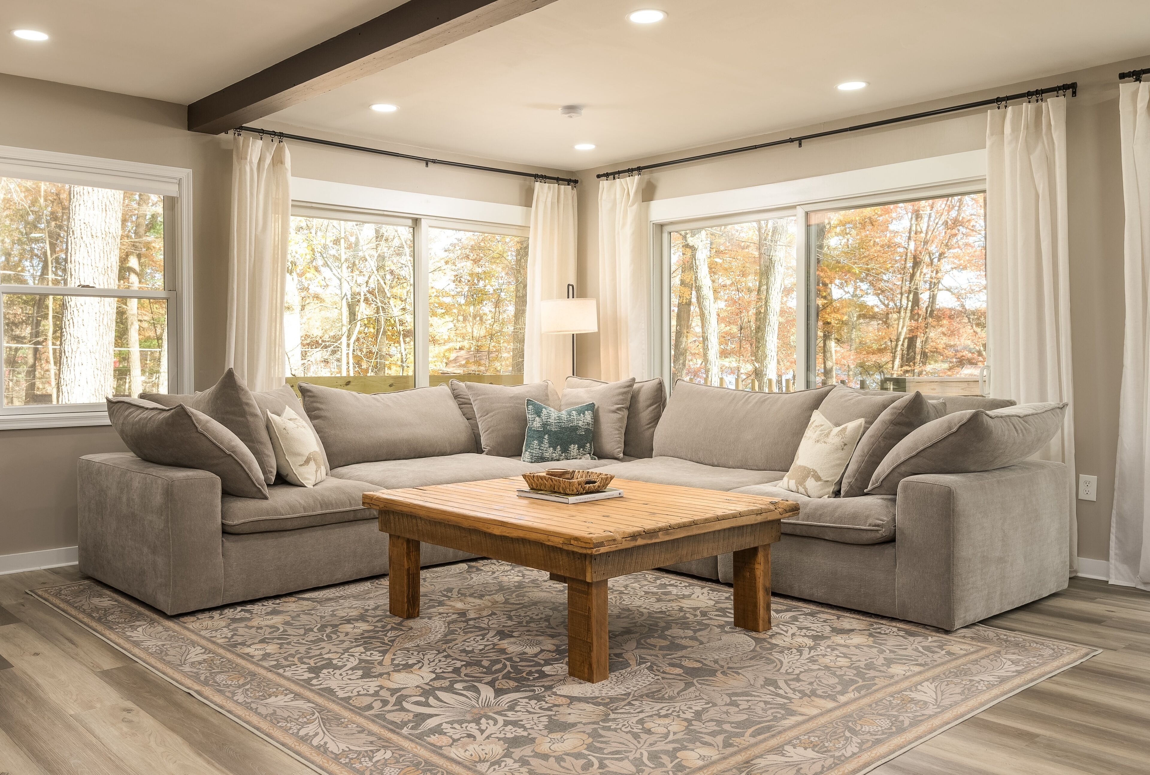 智能電視、壁爐、 辦公室