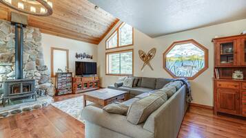 TV, fireplace, DVD player, table tennis