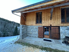 Exterior - T2 below Dent D'Oche (Bernex)