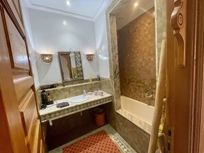 Elite Apartment | Bathroom
