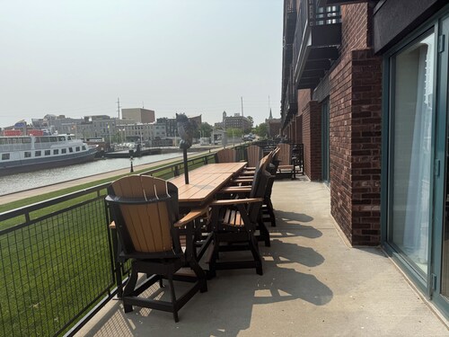 Expansive Bayfront Loft - Prime Cedar Point and Jackson Street Pier Views