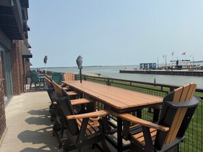 Outdoor dining - Expansive Bayfront Loft - Prime Cedar Point and Jackson Street Pier Views (Sandusky)