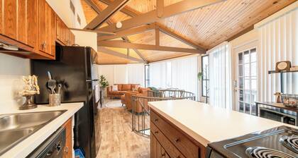 3BD/3BA Roundhouse Retreat near Bedford Springs, where breathtaking views await!