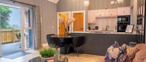 Fernseher, Stereoanlage