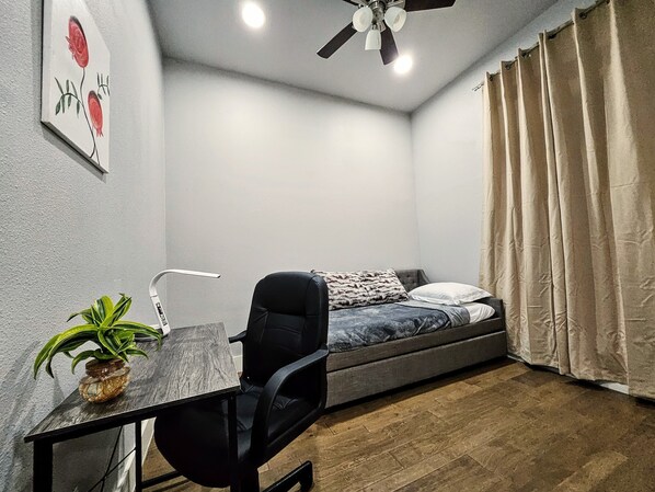 4 dormitorios, escritorio, tabla de planchar con plancha y wifi gratis