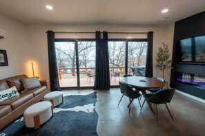 Unclassified image, 4 of 13, button