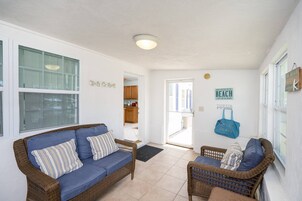 Apartment (Oceans 13 Unit A) | Exterior