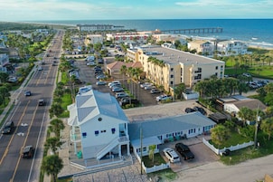 Apartamento (Oceans 13 Unit B) | Exterior