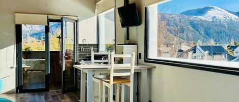 Internet, bed sheets