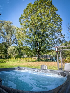 Bain à remous extérieur